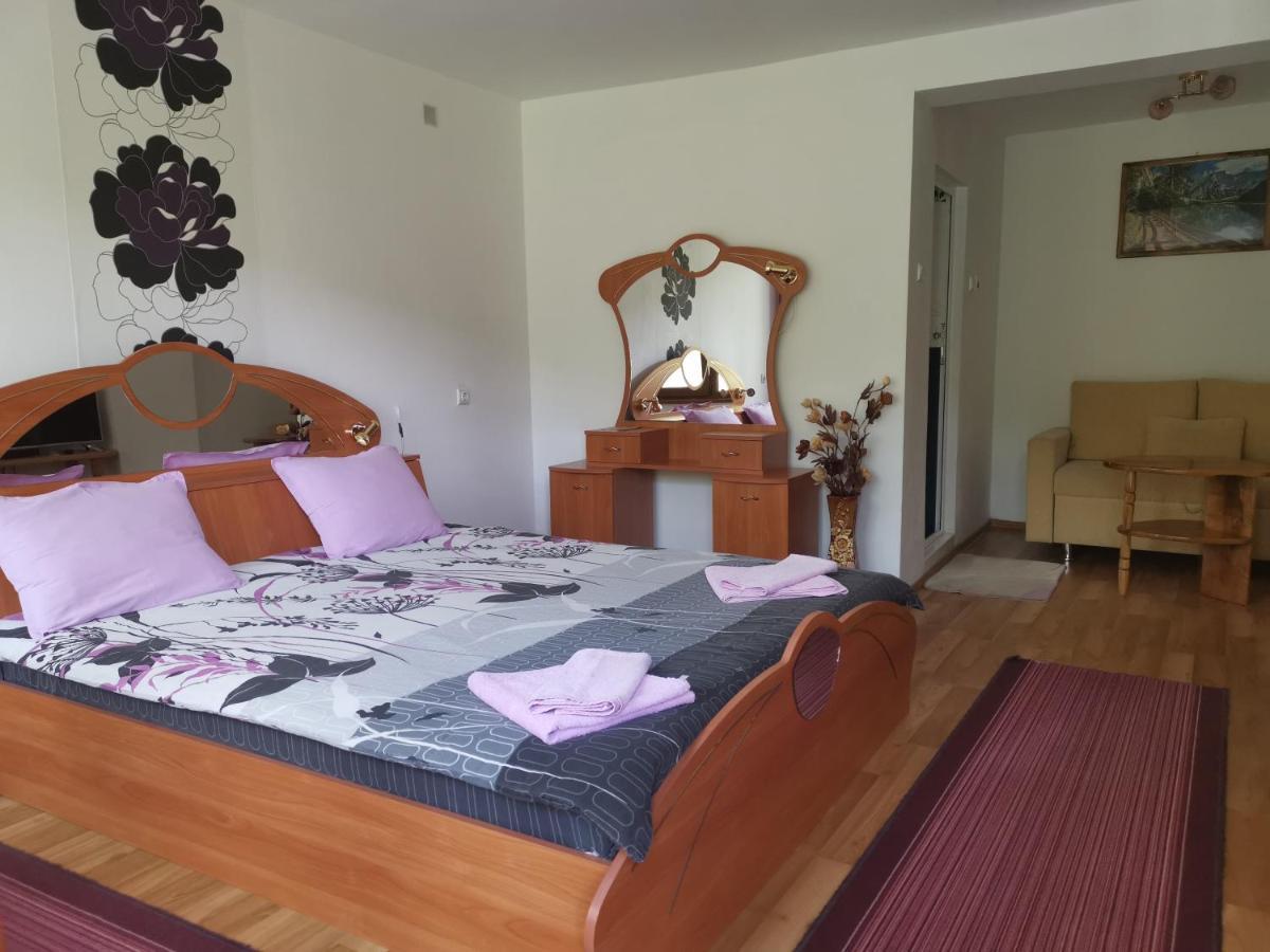 Guest House Milka 야고디나 외부 사진