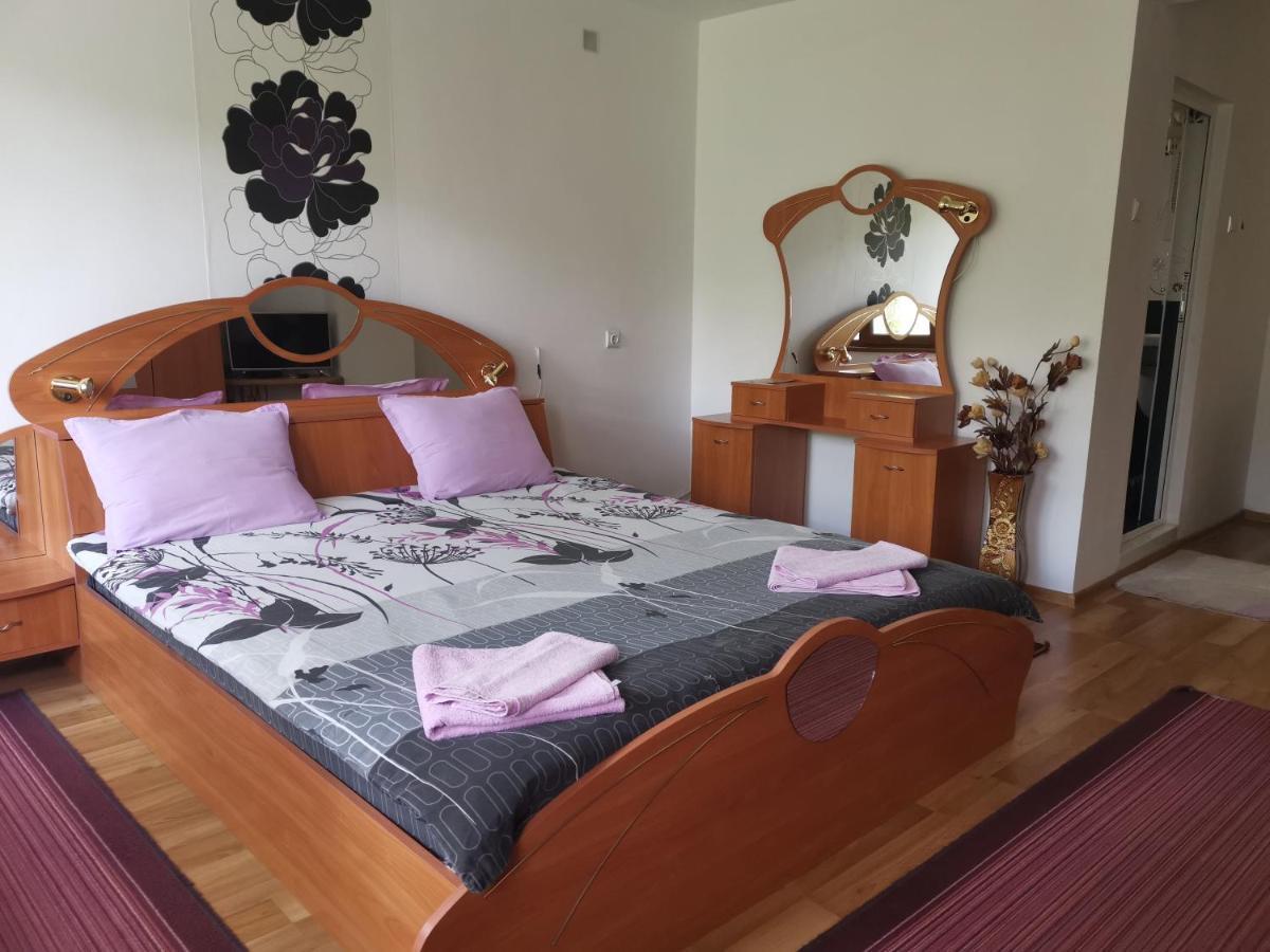 Guest House Milka 야고디나 외부 사진